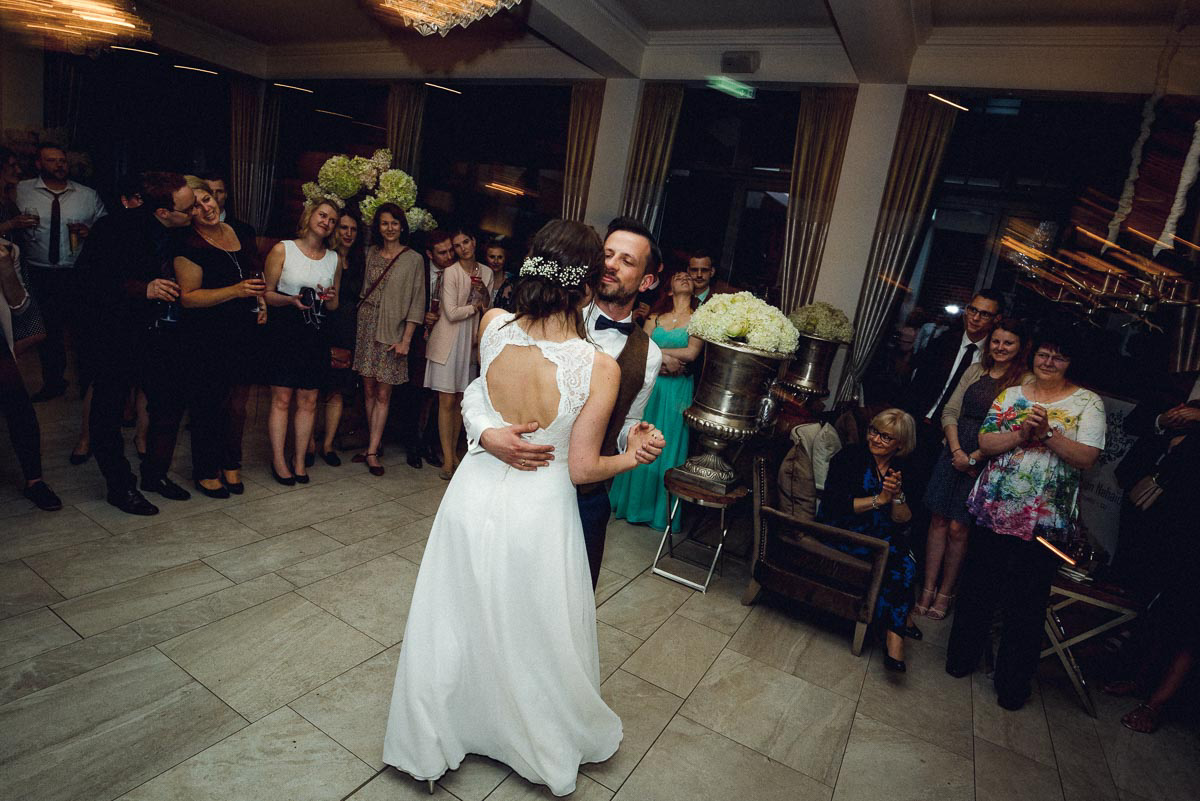 Hochzeitsreportage Spreewald Hochzeitstanz